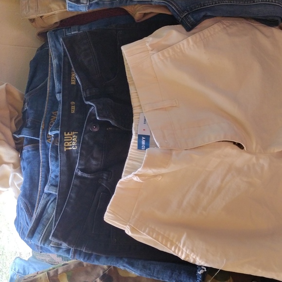 $10 sale on various pants, shorts, and comfy sandals!!! - Picture 3 of 7